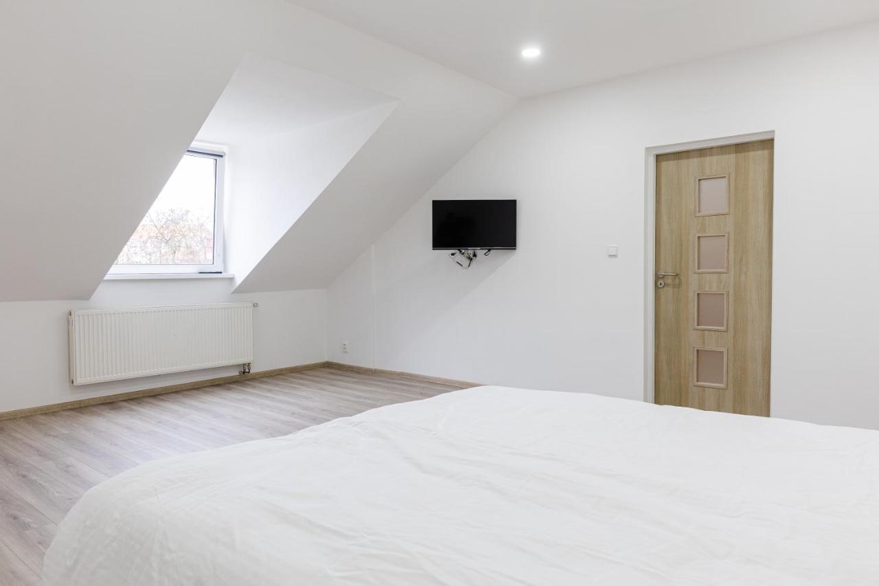 Apartment Th Карлови Вари Екстериор снимка
