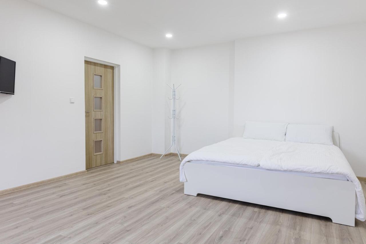 Apartment Th Карлови Вари Екстериор снимка