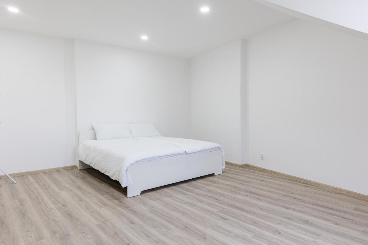 Apartment Th Карлови Вари Екстериор снимка