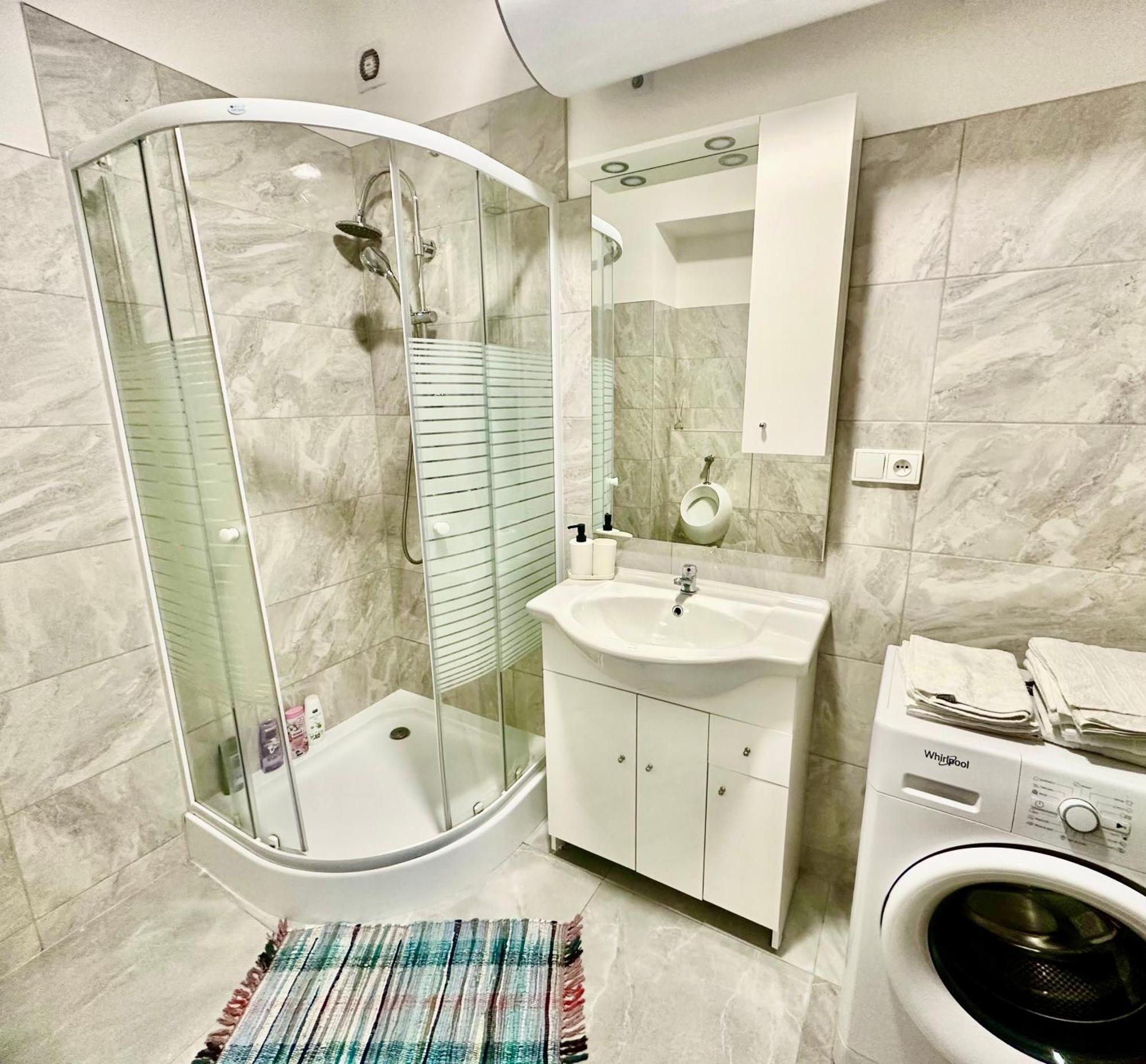Apartment Th Карлови Вари Екстериор снимка