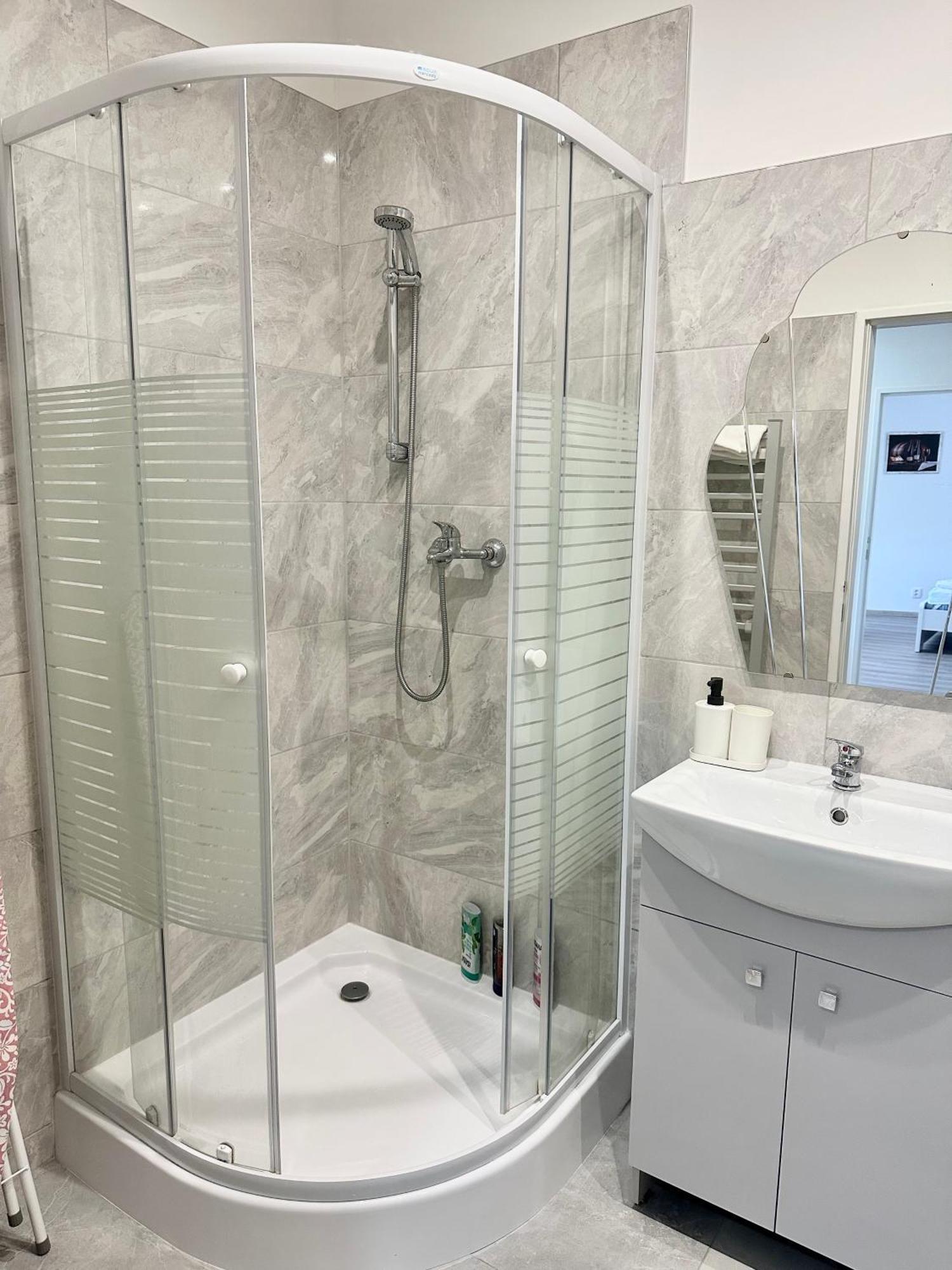 Apartment Th Карлови Вари Екстериор снимка